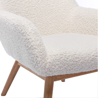 MALMO, Fauteuil lounge en tissu bouclé écru et hévéa naturel