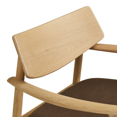 FRIDA-Sillón y reposapiés en roble natural y tela marrón