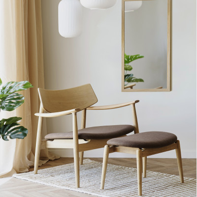 FRIDA-Poltrona lounge in rovere naturale e tessuto marrone