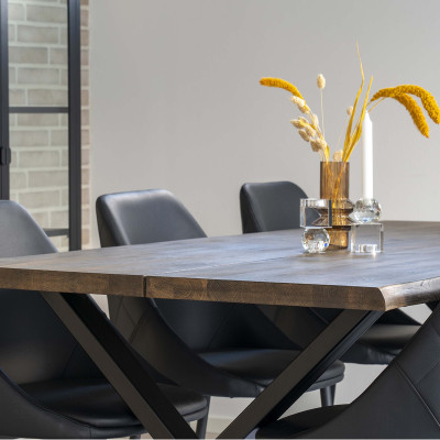 CALVI-Mesa de comedor para 4 personas 140 cm en roble ahumado macizo