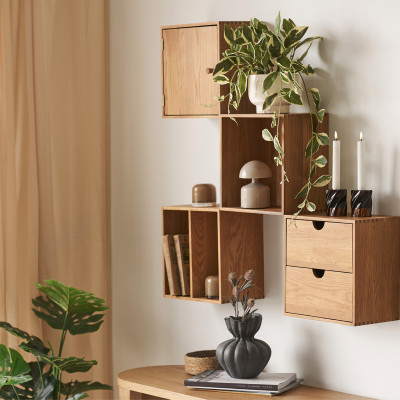 KUB-Wandwürfel mit 1 Tür aus massiver Eiche 30 x 30 cm